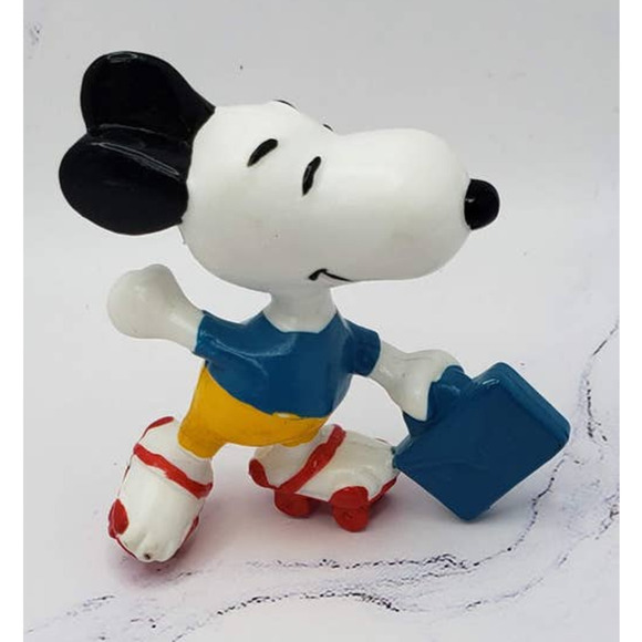 Snoopy Roller Skating with Briefcase Peanuts Toy Figurine - Picture 5 of 8